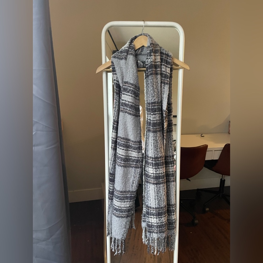 Abercrombie&Fitch Grey Scarf